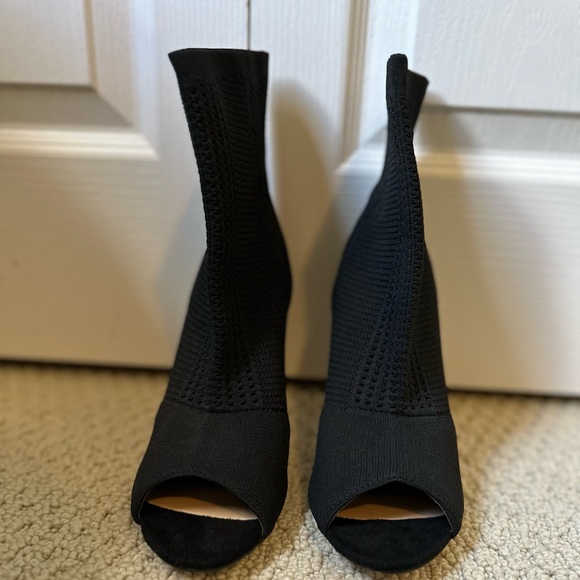 Black Heels - Picture 3 of 3